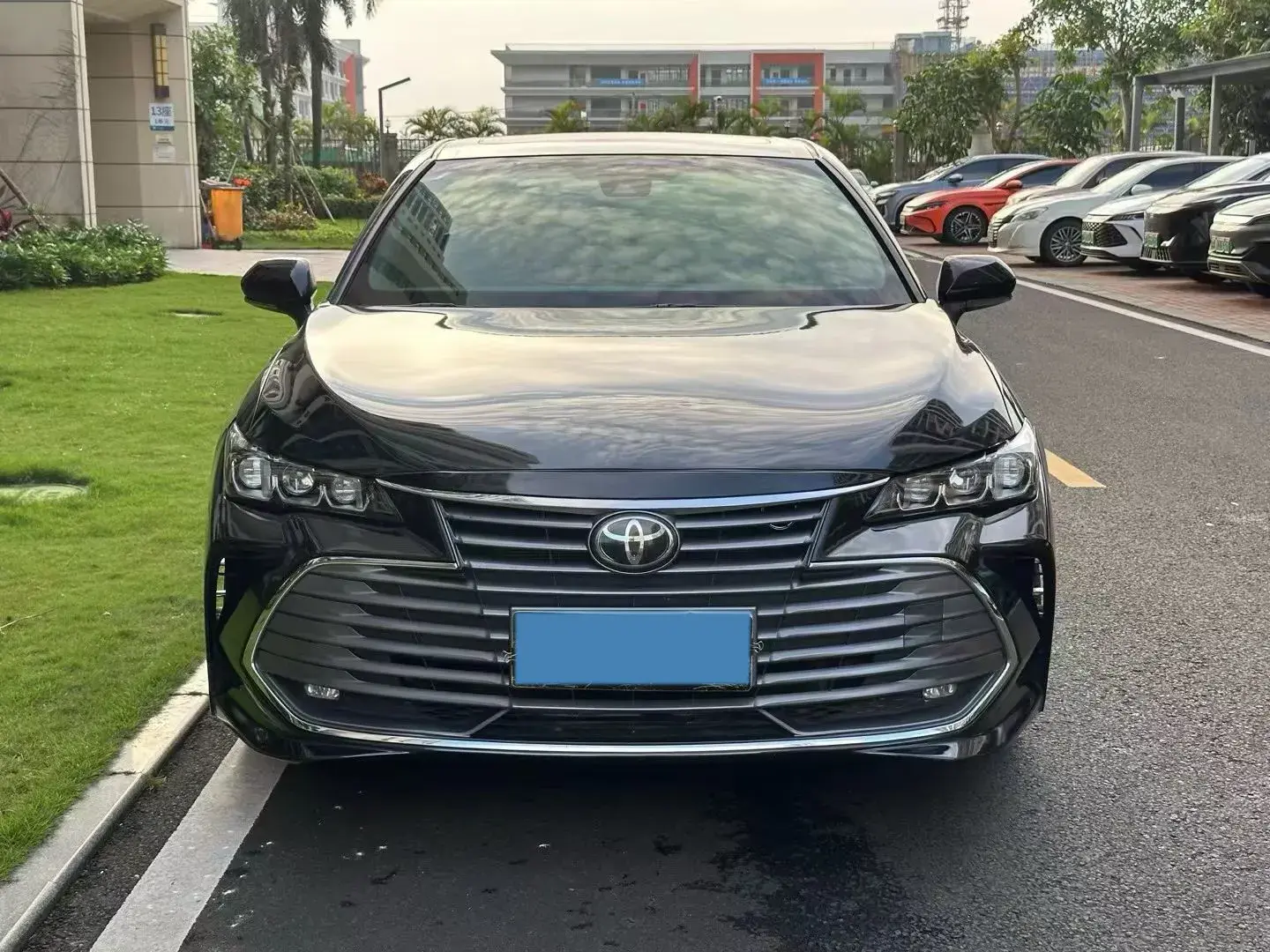 2022 TOYOTA AVALON thumbnail 2
