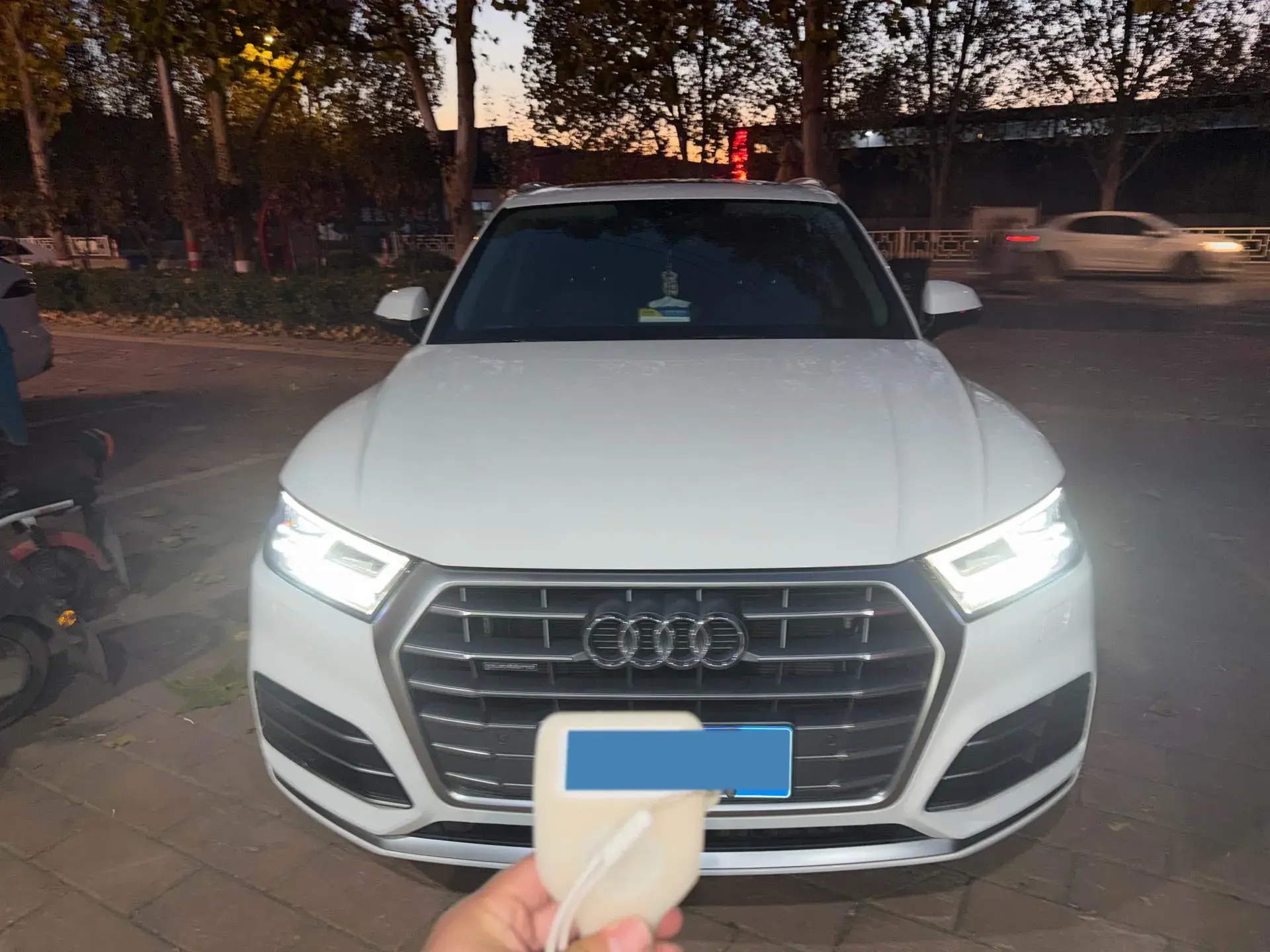 2020 AUDI Q5L thumbnail 2