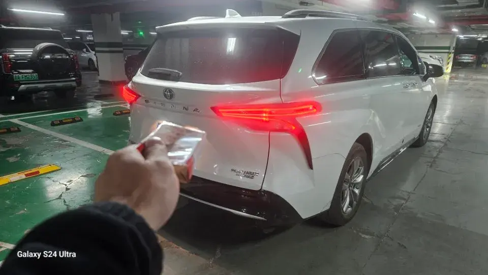 2023 TOYOTA SIENNA thumbnail 2