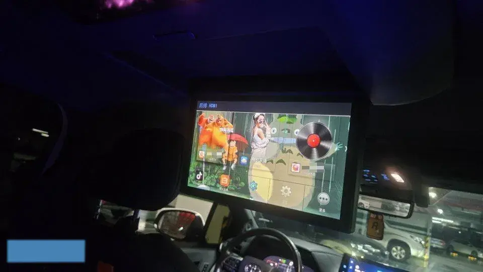 2023 TOYOTA SIENNA thumbnail 4