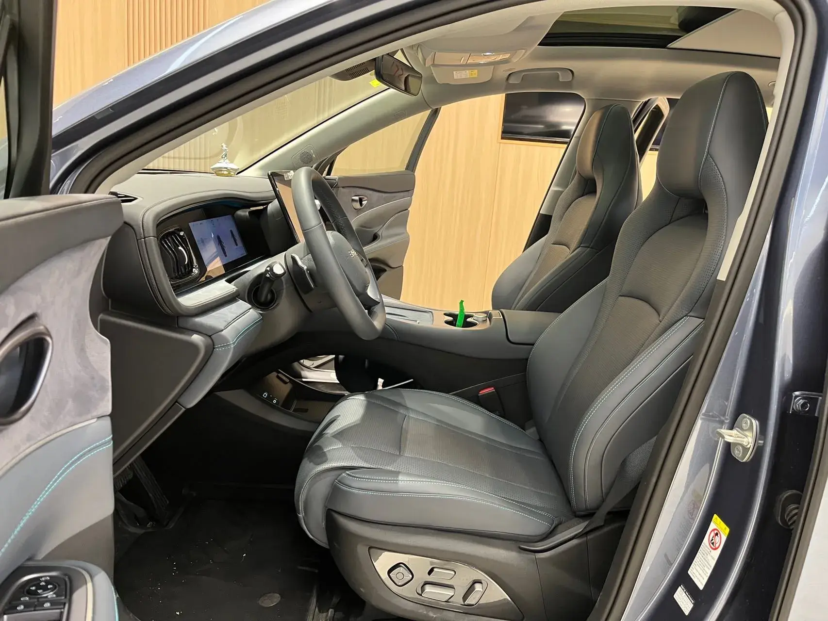 2025 BYD SEA thumbnail 4