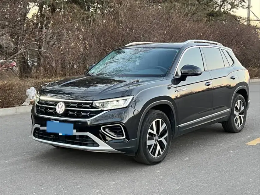 2023 VOLKSWAGEN TAYRON view 1