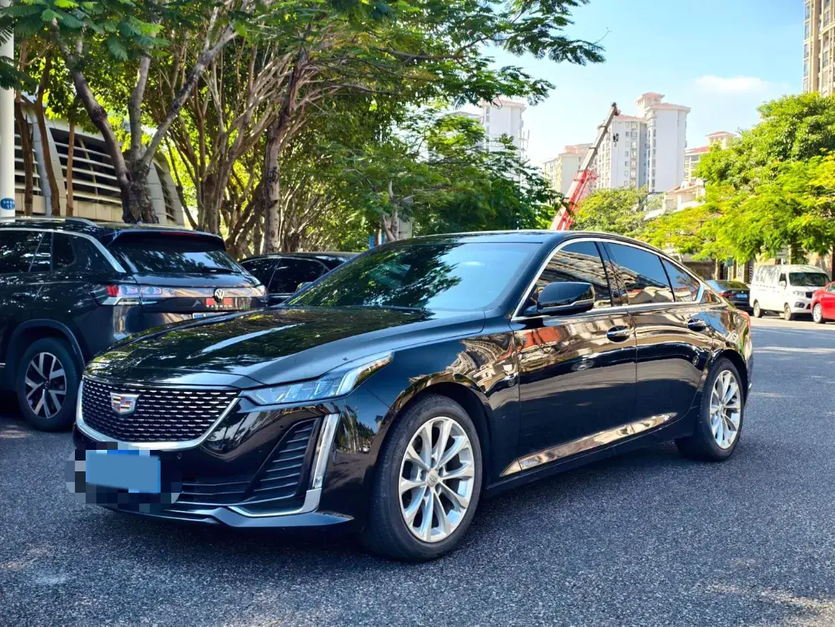 2022 Cadillac CT5 2.0T 237HP L4 10AT