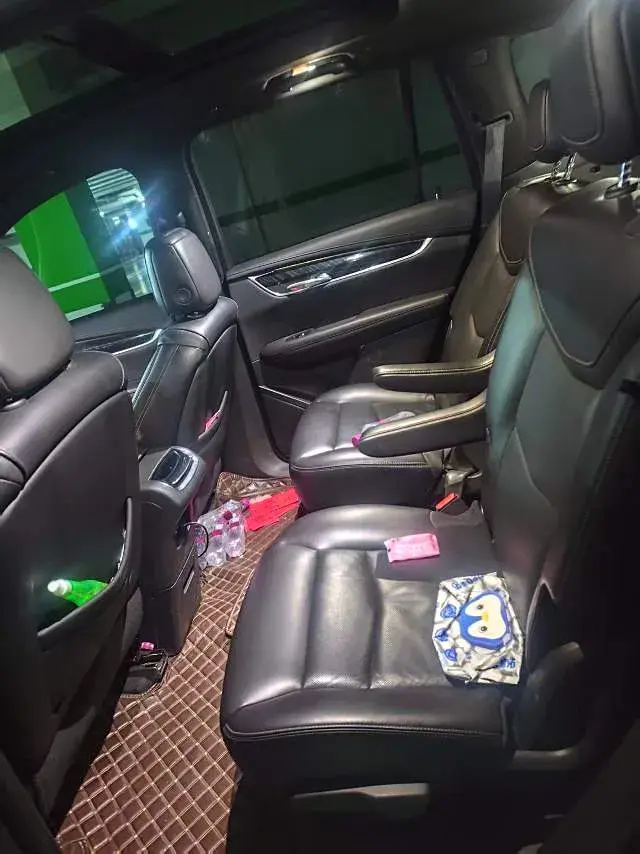 2021 CADILLAC XT6 thumbnail 4