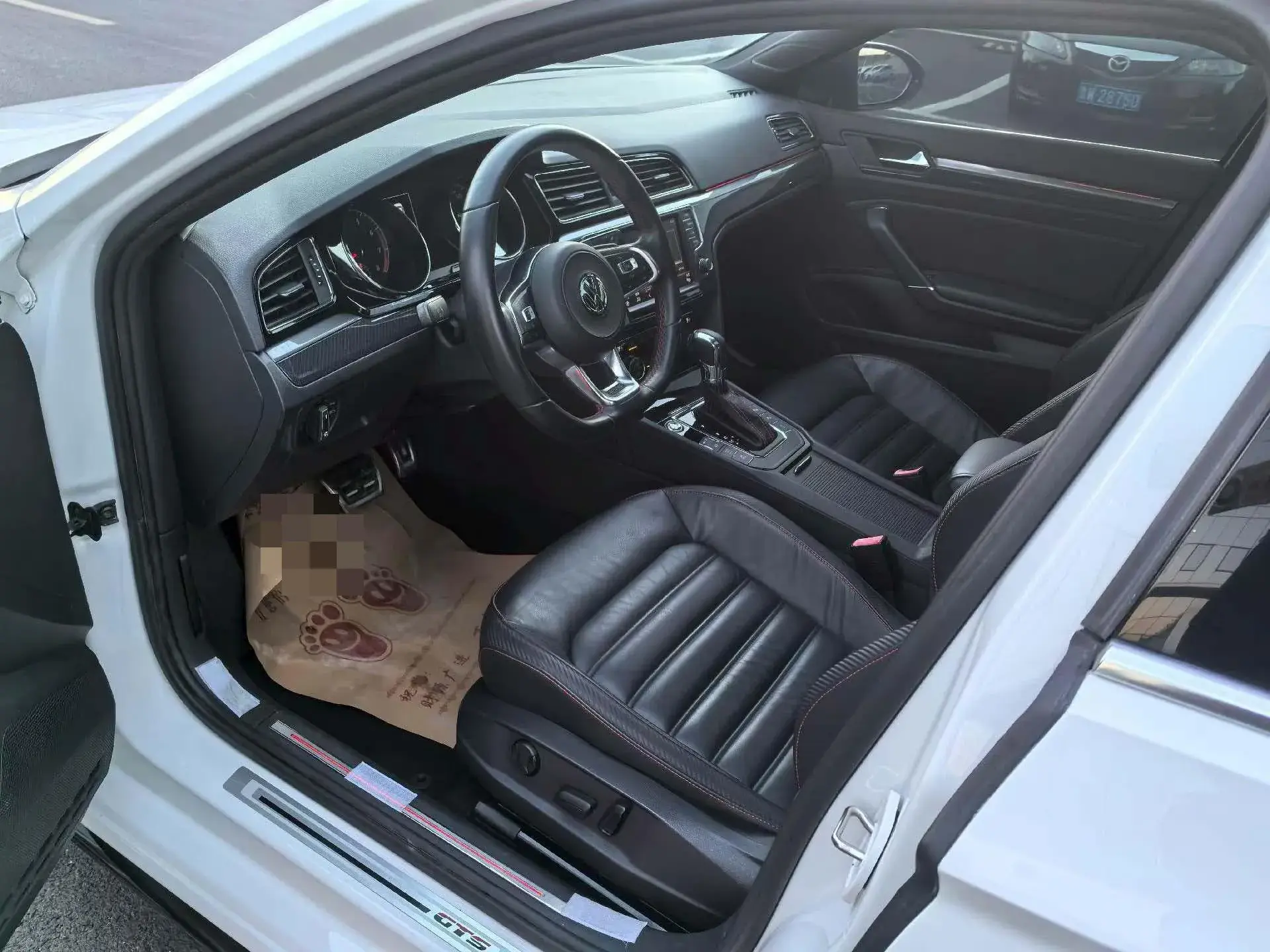 2017 VOLKSWAGEN LAMANDO thumbnail 4