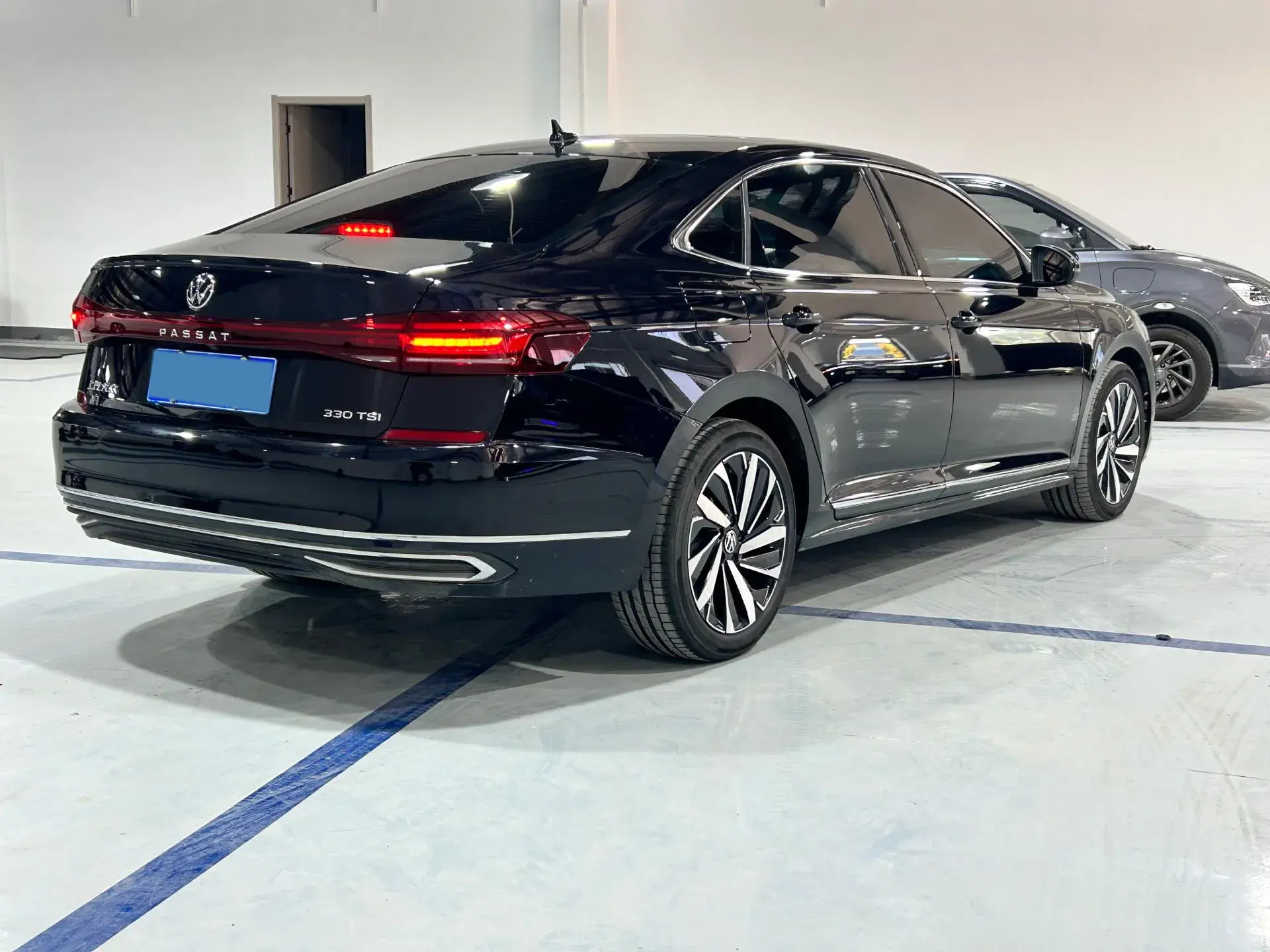 2024 VOLKSWAGEN PASSAT thumbnail 4