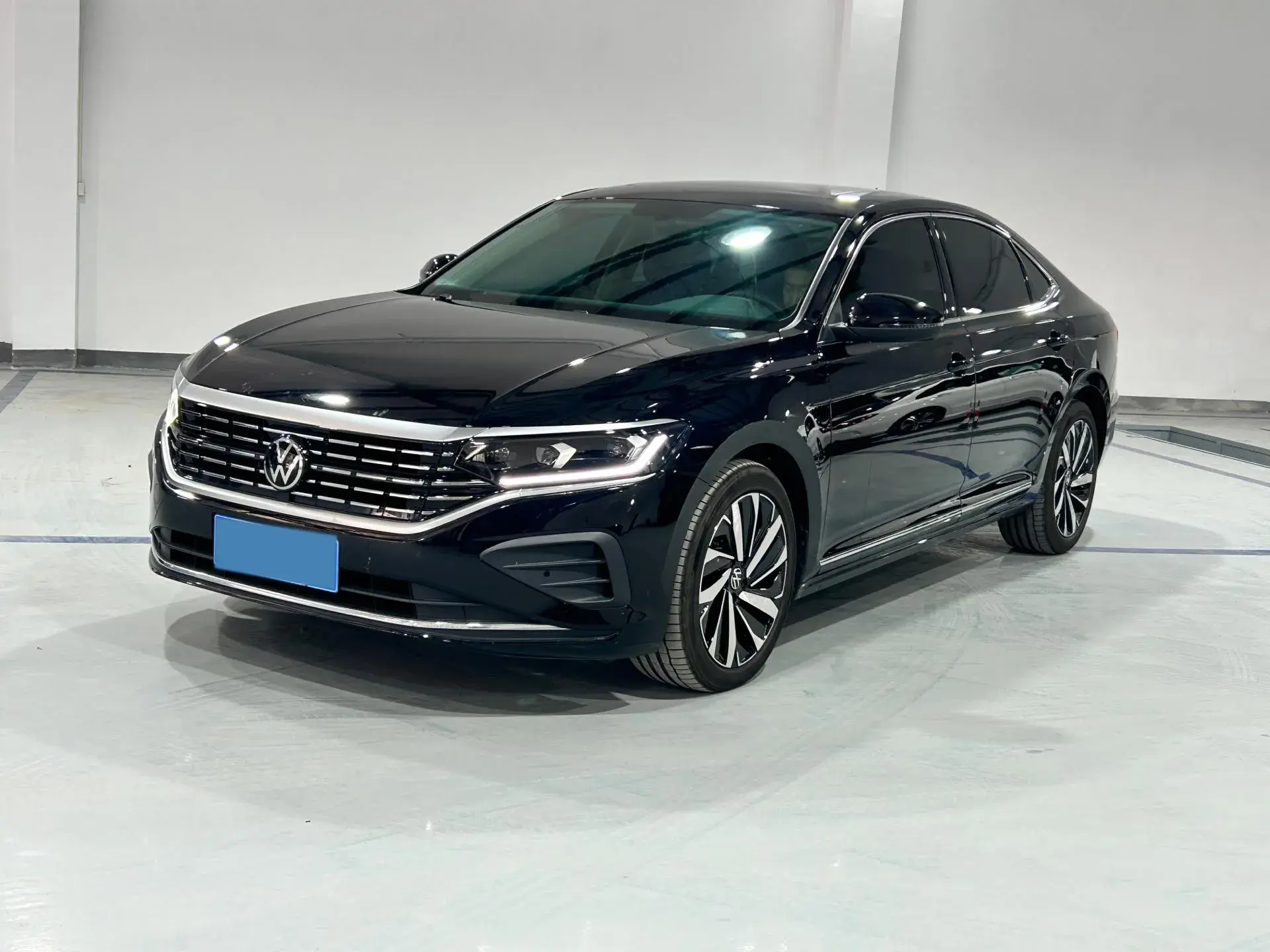 2024 VOLKSWAGEN PASSAT view 1