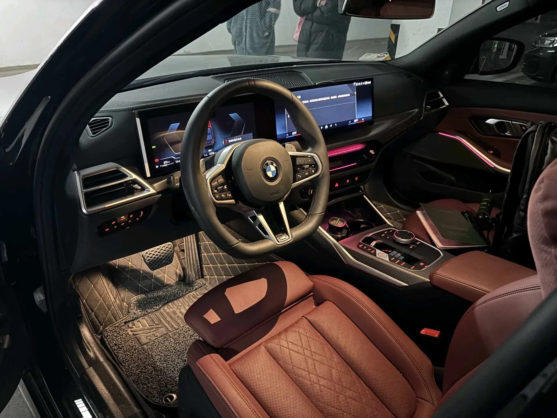 2025 BMW 3 thumbnail 4