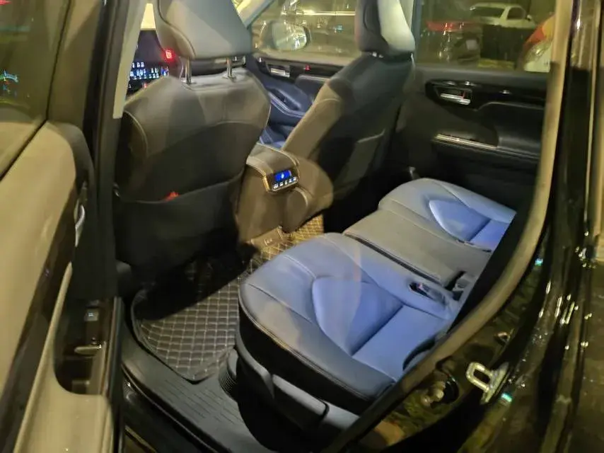 2023 TOYOTA HIGHLANDER thumbnail 3