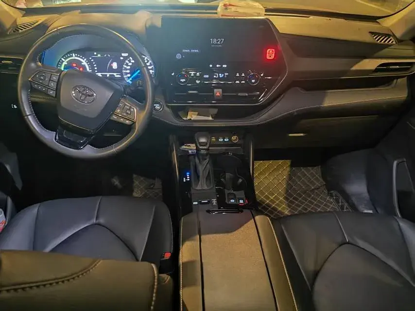 2023 TOYOTA HIGHLANDER thumbnail 4