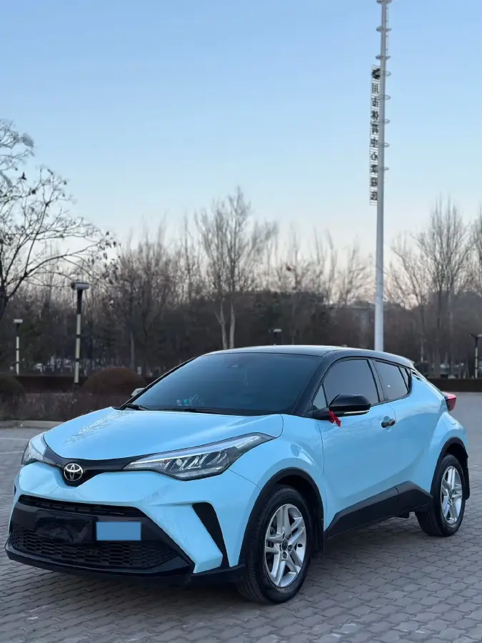 2023 Toyota C-HR 2.0L 171HP L4 CVT
