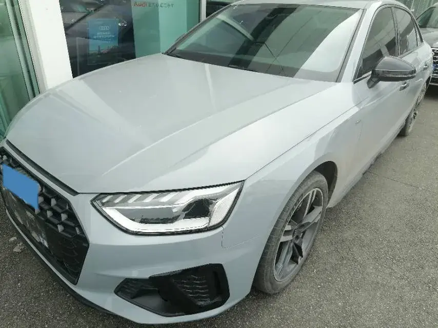 2022 Audi A4L 2.0T 190HP L4 7DCT