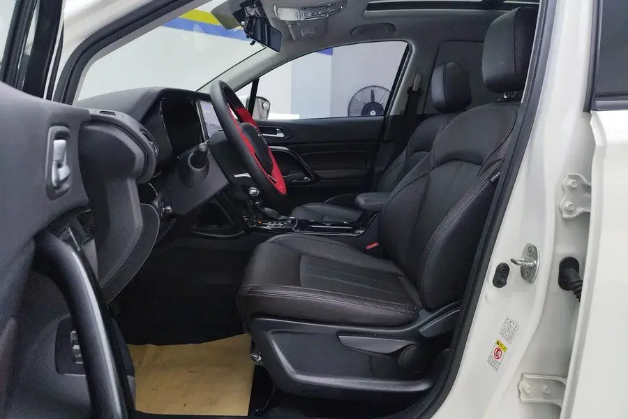 2018 GAC TRUMPCHI thumbnail 4