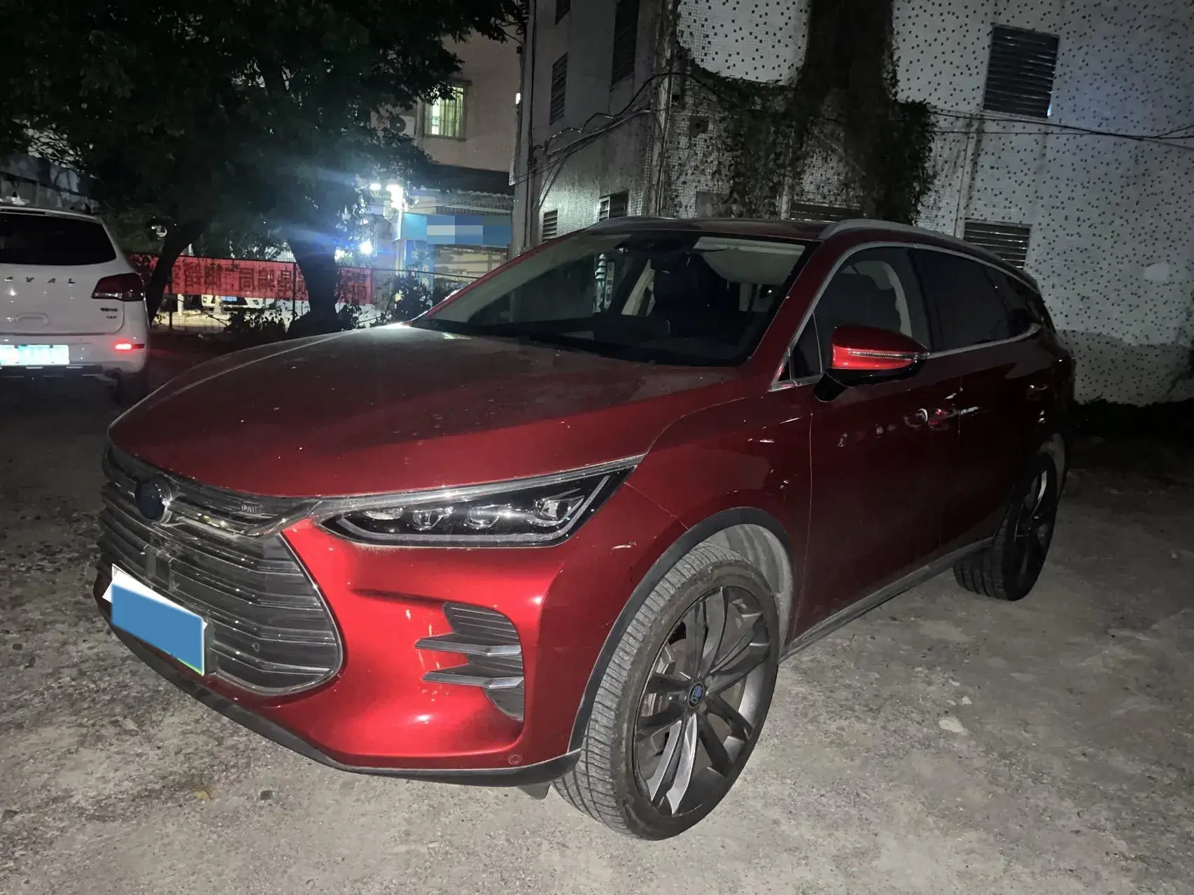2018 BYD TANG view 1