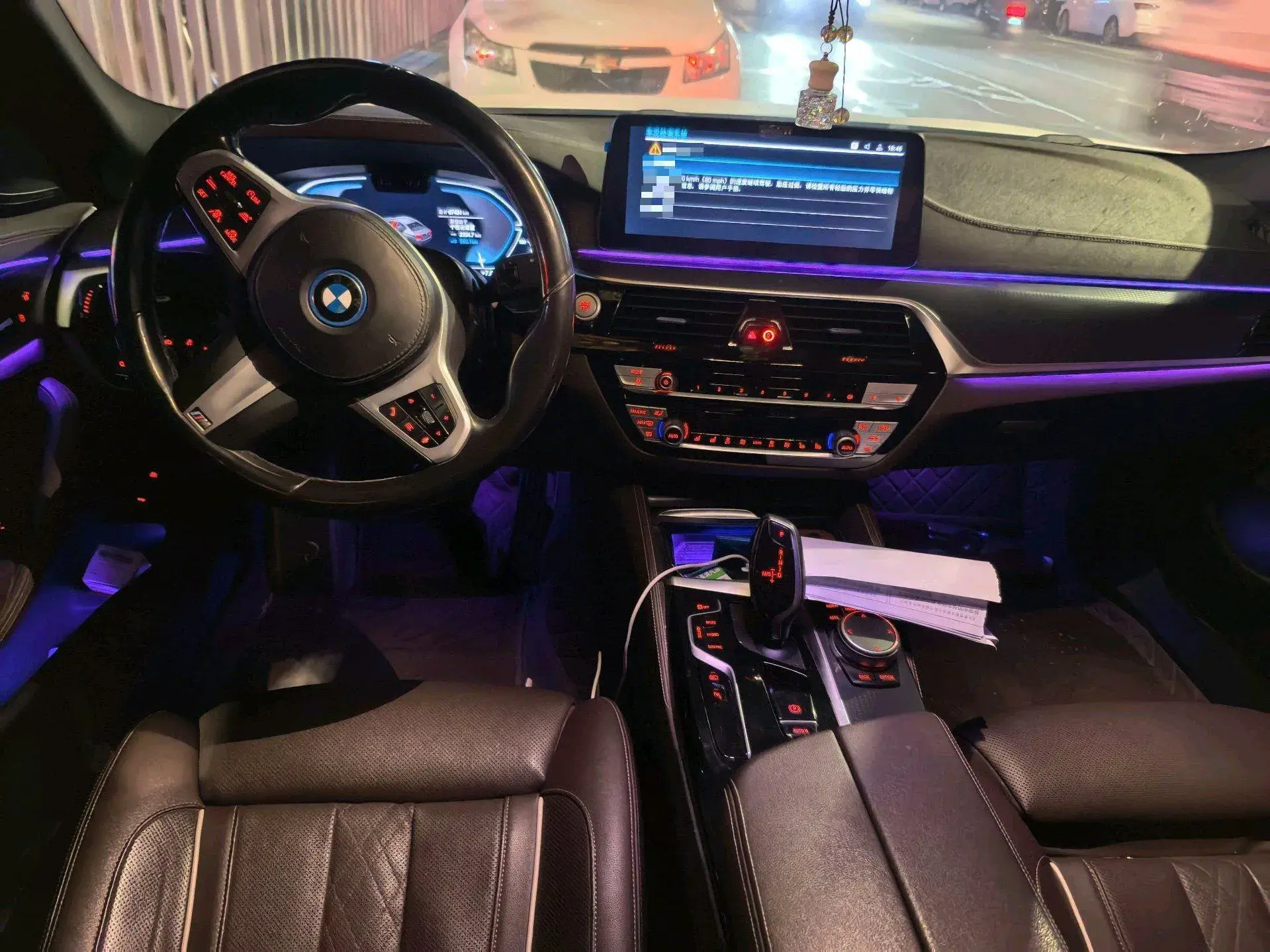 2021 BMW 5 thumbnail 4