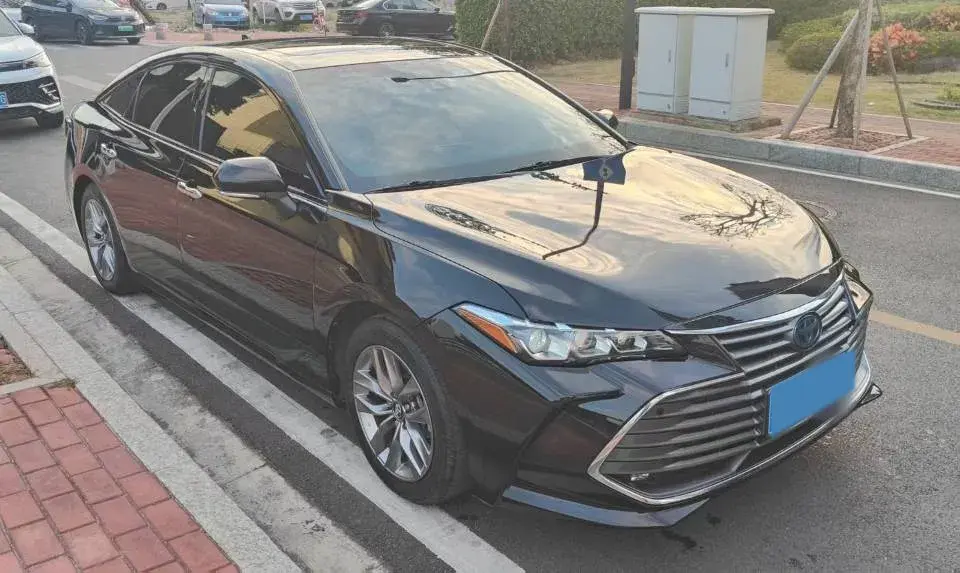 2019 TOYOTA AVALON thumbnail 3