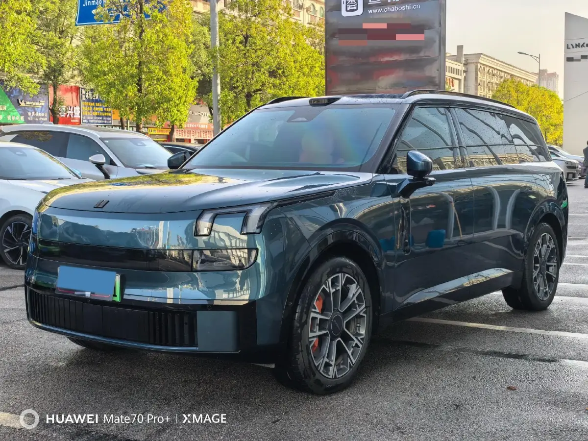 2025 LYNK&CO 900 2.0T 254HP L4 3DHT PHEV