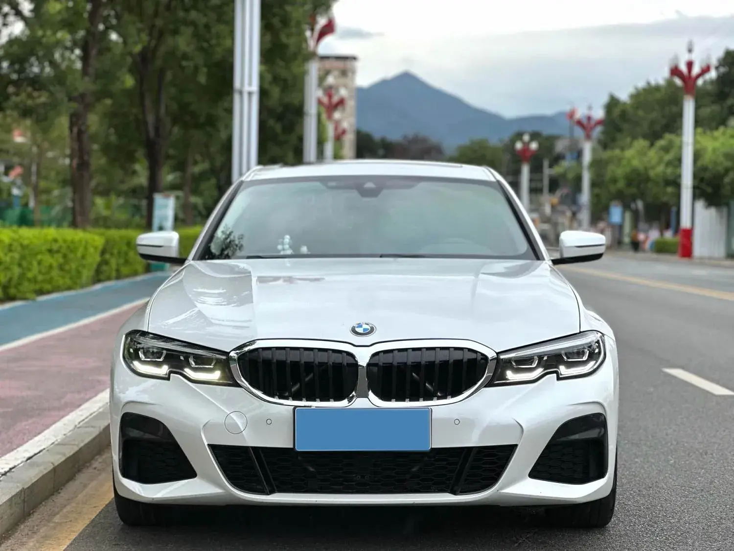 2022 BMW 3 thumbnail 2
