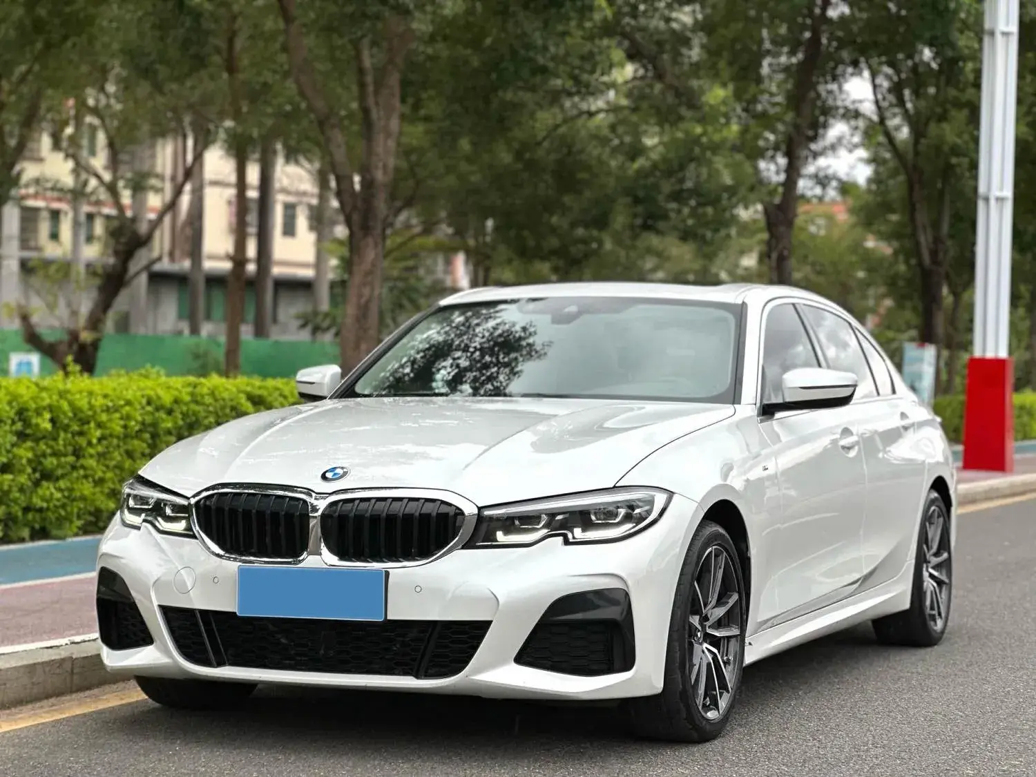 2022 BMW 3 view 1