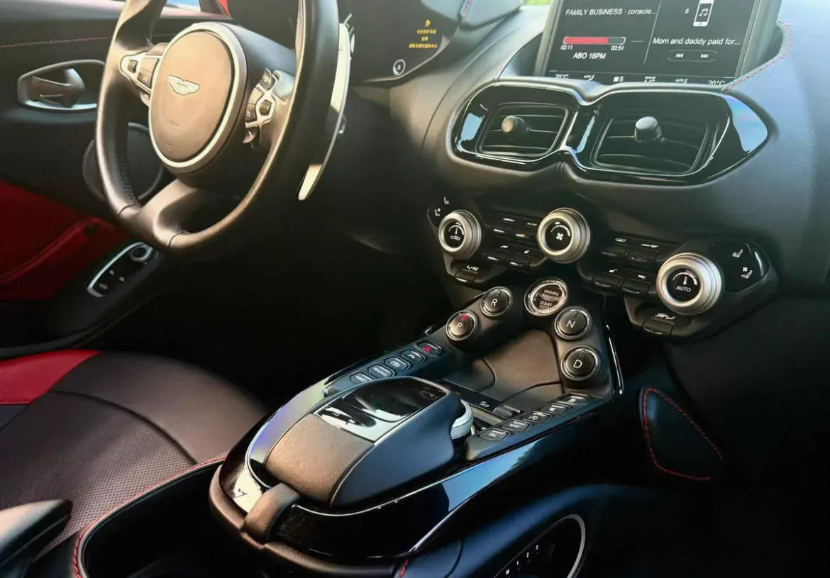 2018 Aston Martin V8 Vantage 4.0T 510HP V8 8AT,autocango,china used car exporter,china ev exporter,chinese used car exporter,chinese used ev exporter