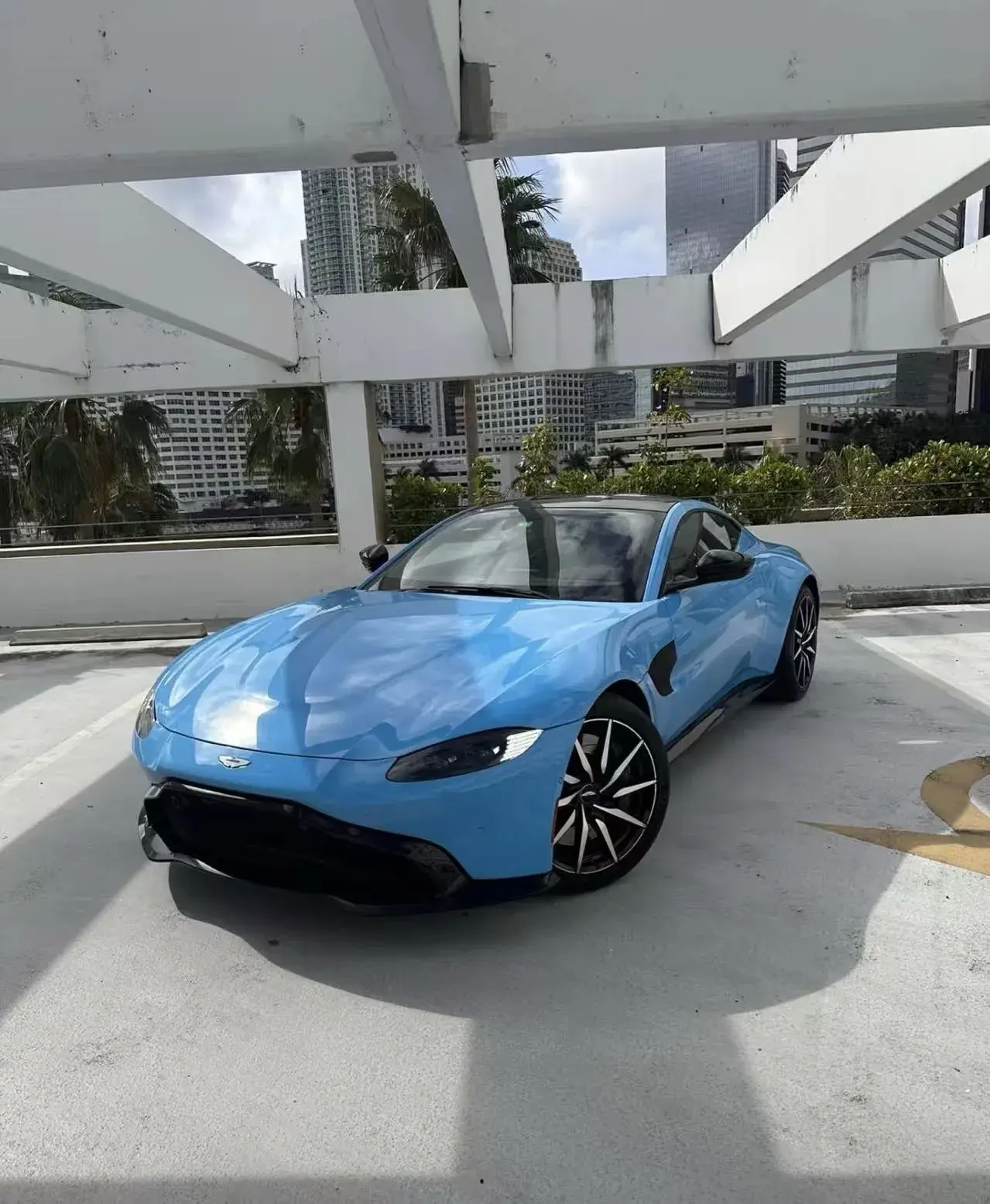 2018 ASTON MARTIN view 1