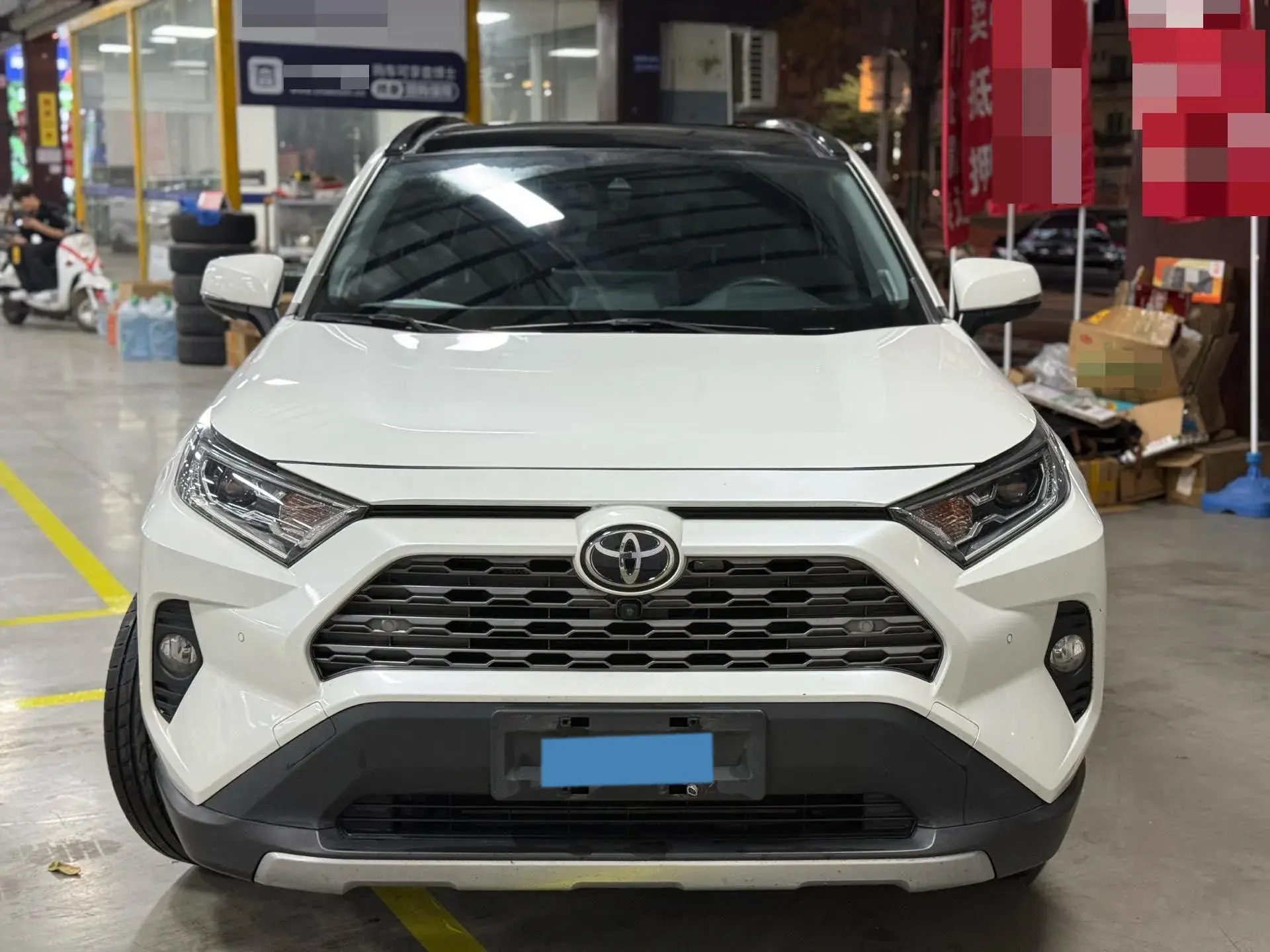 2020 TOYOTA RAV4 thumbnail 2