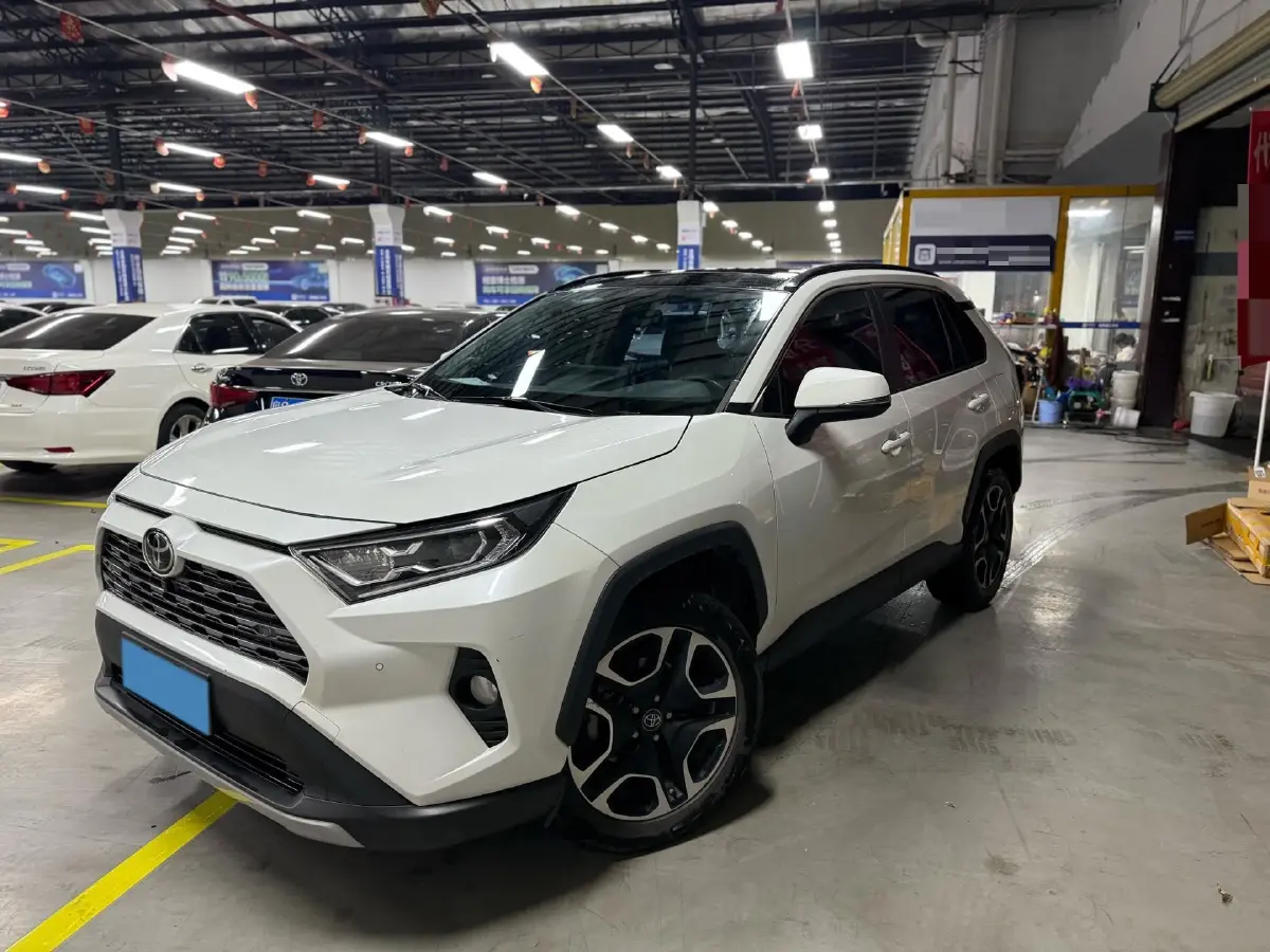 2020 Toyota RAV4 2.0L 171HP L4 CVT