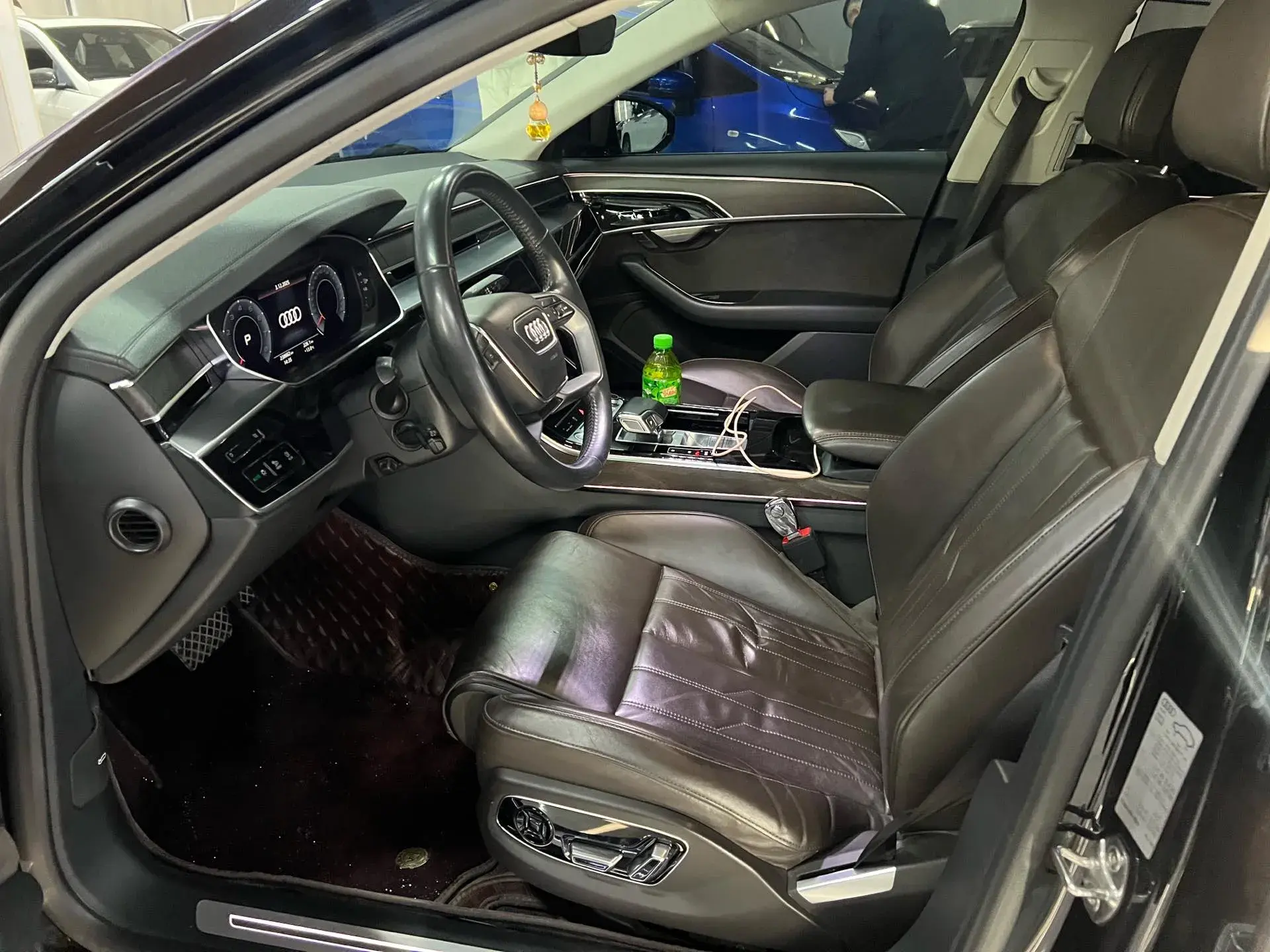 2019 AUDI A8 thumbnail 3