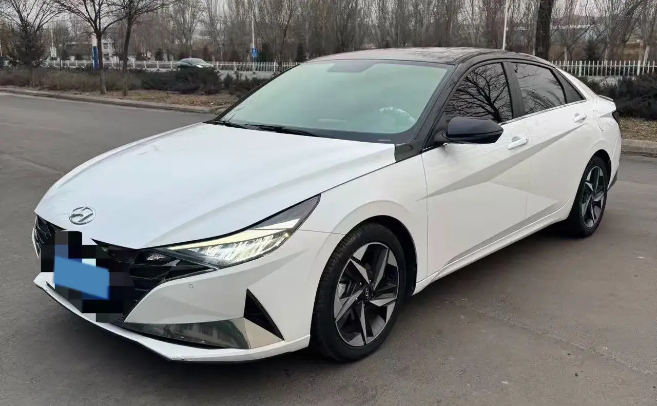2023 HYUNDAI ELANTRA view 1