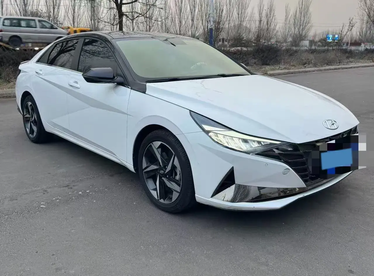 2023 HYUNDAI ELANTRA thumbnail 3