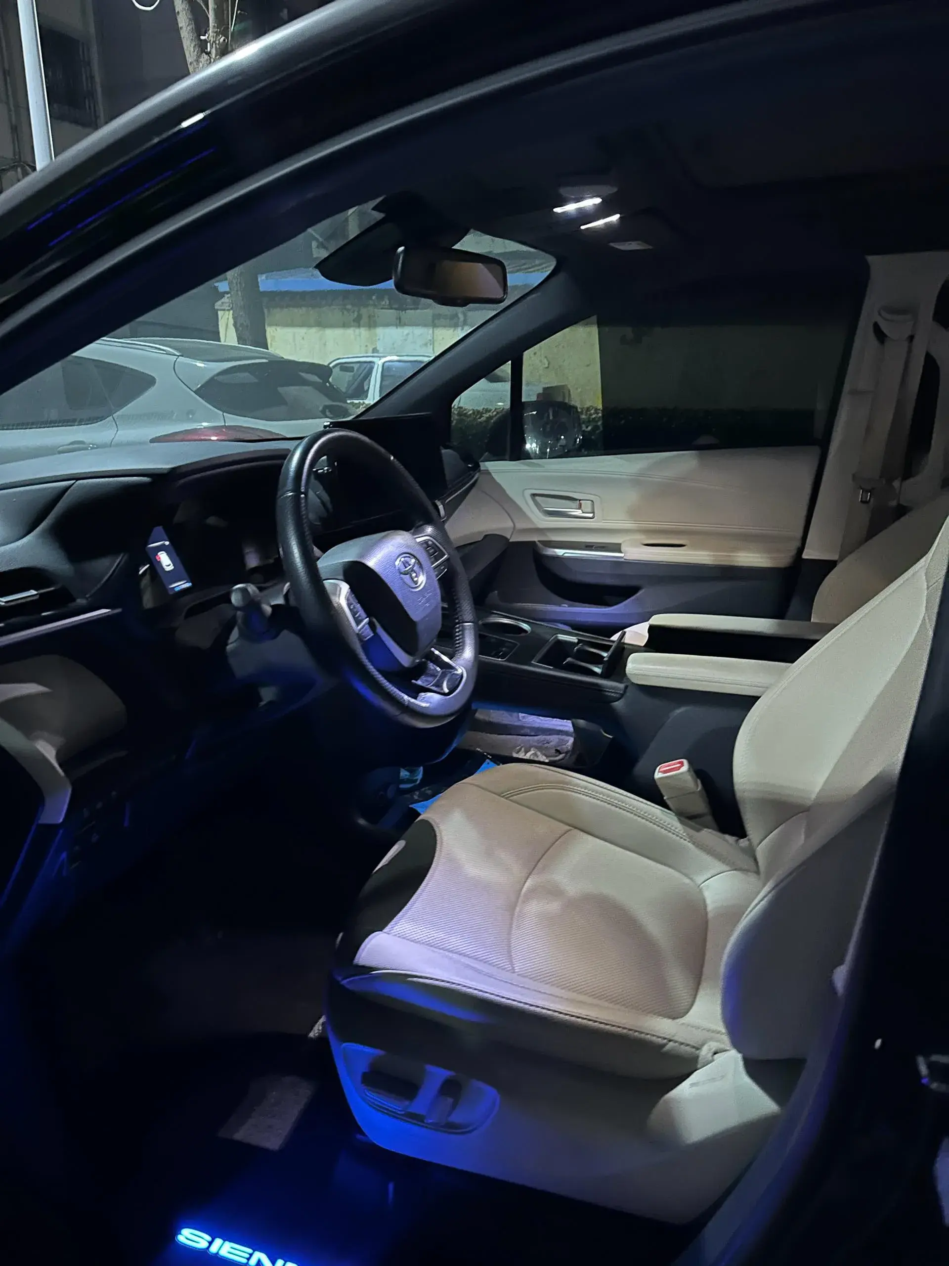 2021 TOYOTA SIENNA thumbnail 4