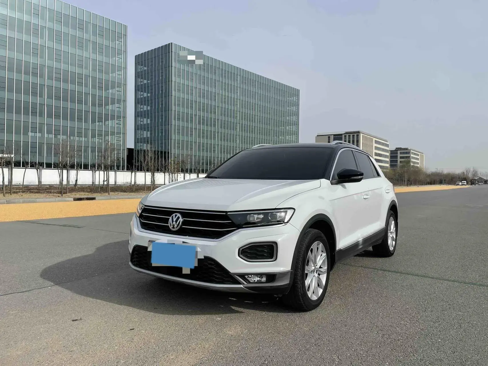 2019 VOLKSWAGEN T-ROC view 1