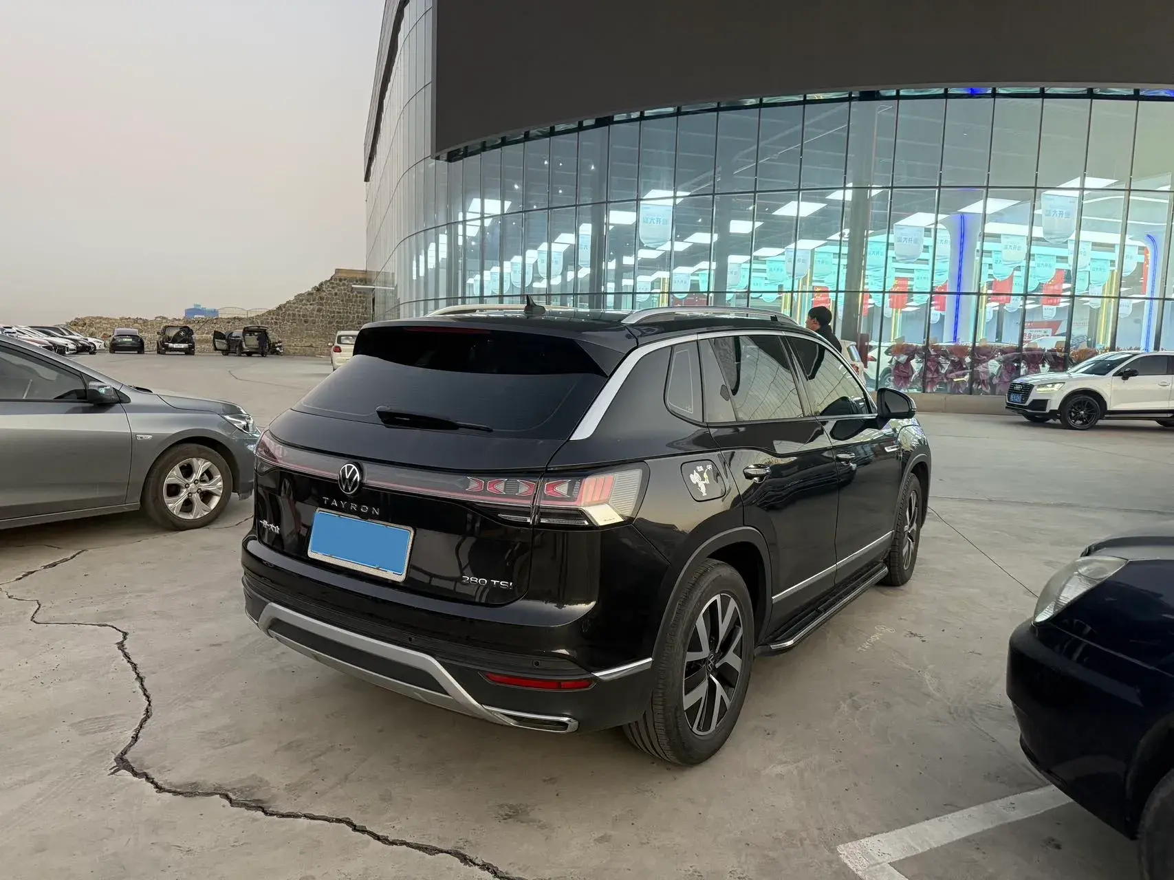 2023 VOLKSWAGEN TAYRON thumbnail 4