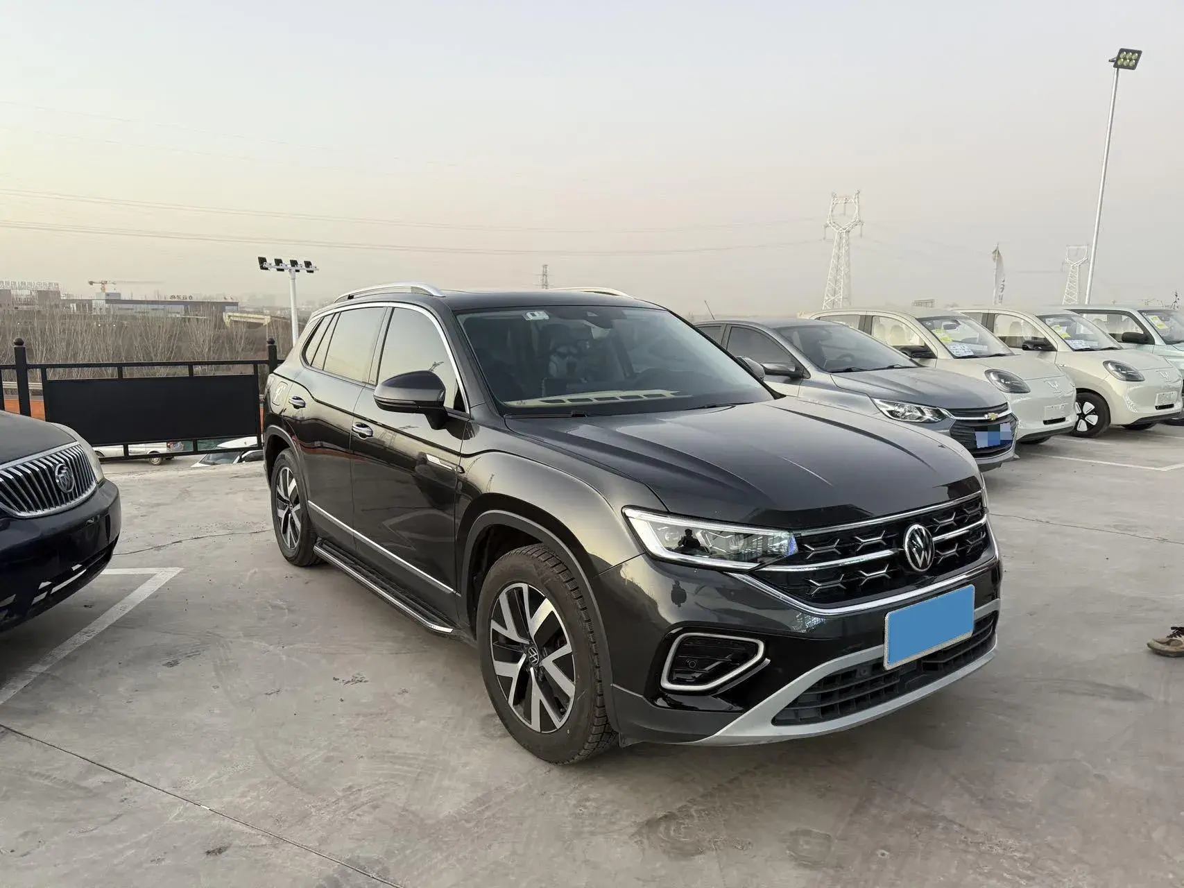 2023 VOLKSWAGEN TAYRON thumbnail 3