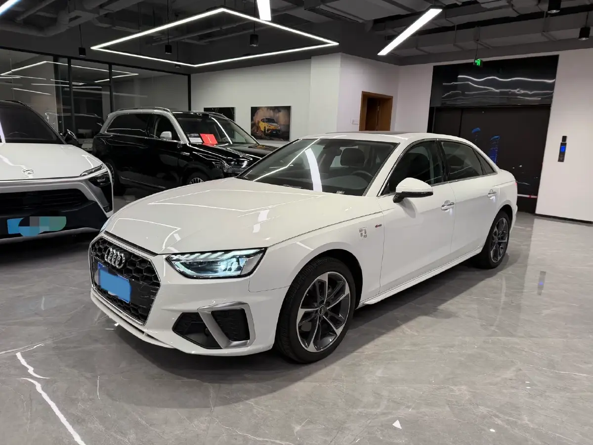 2024 Audi A4L 2.0T 190HP L4 7DCT