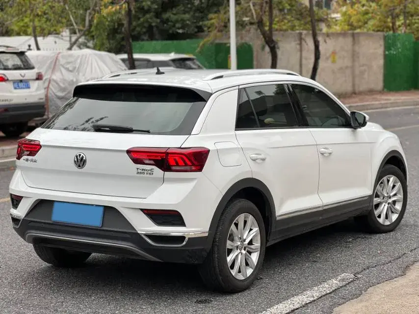 2018 MITSUBISHI ECLIPSE thumbnail 4