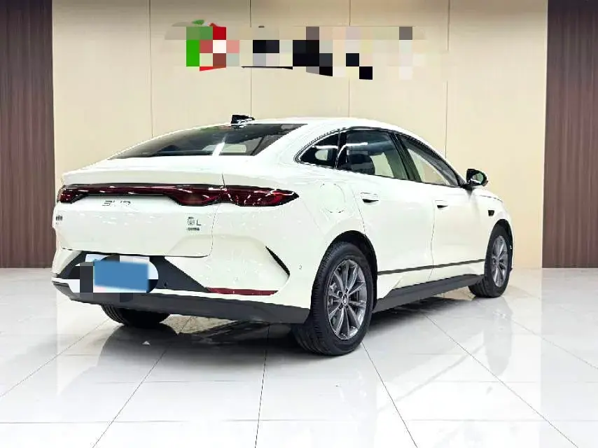 2025 BYD QINL thumbnail 3