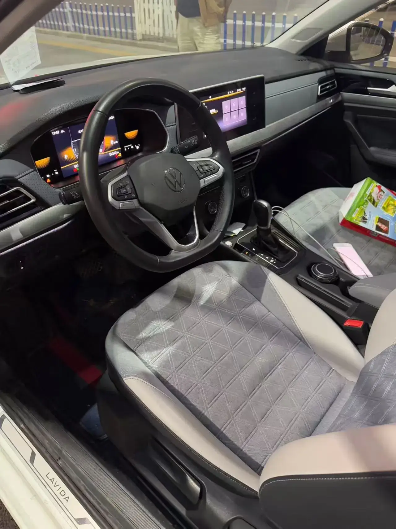 2023 VOLKSWAGEN LAVIDA thumbnail 4