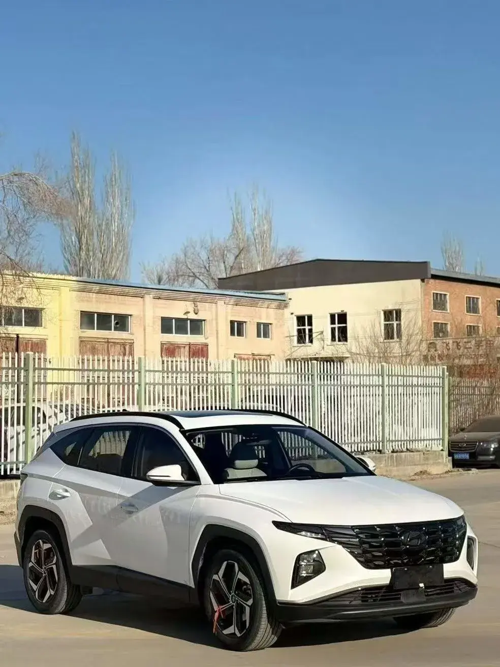 2021 HYUNDAI TUCSON thumbnail 3