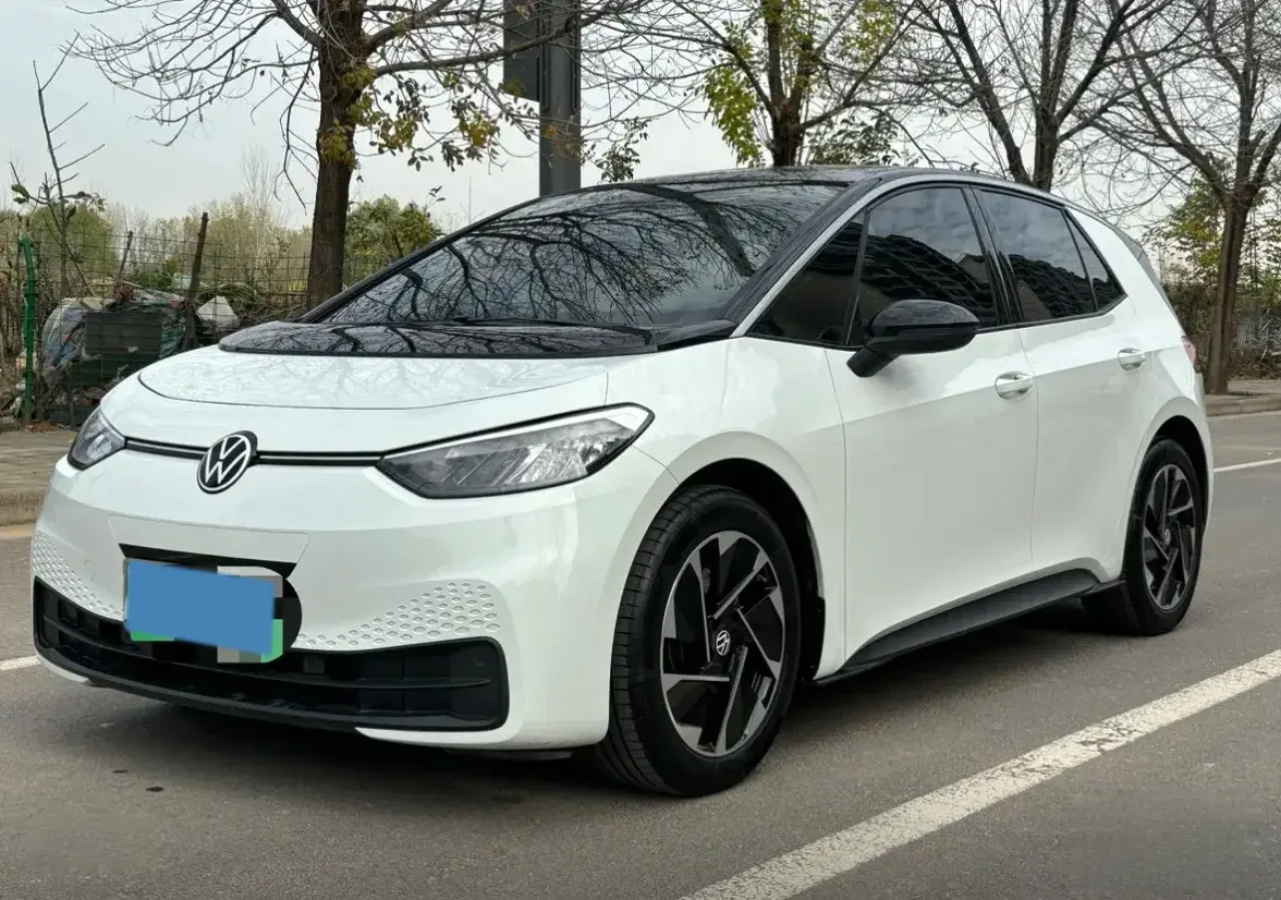 2025 VOLKSWAGEN ID.3 view 1