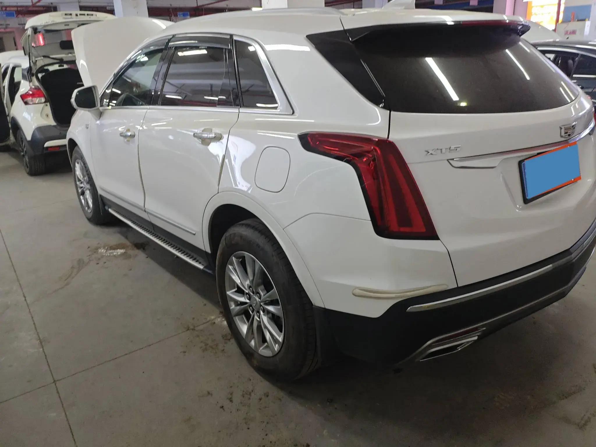 2021 CADILLAC XT5 thumbnail 4