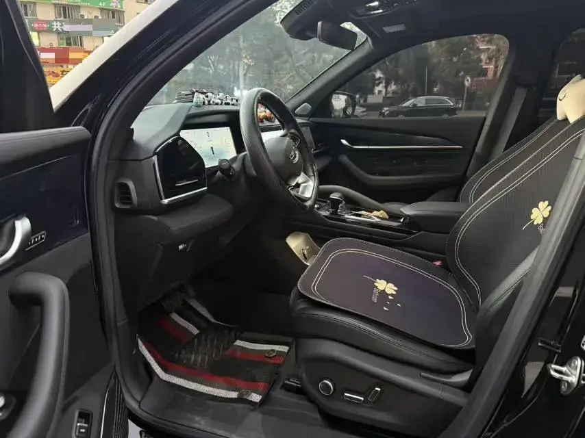 2024 GEELY MONJARO thumbnail 3