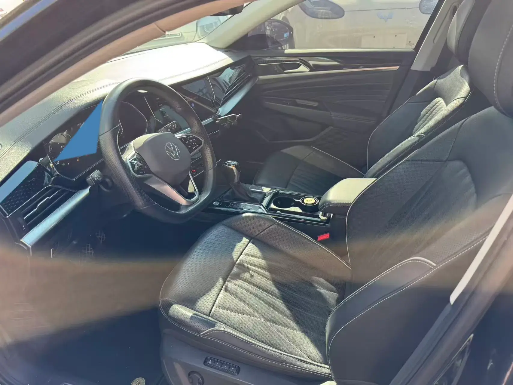 2023 VOLKSWAGEN PASSAT thumbnail 2