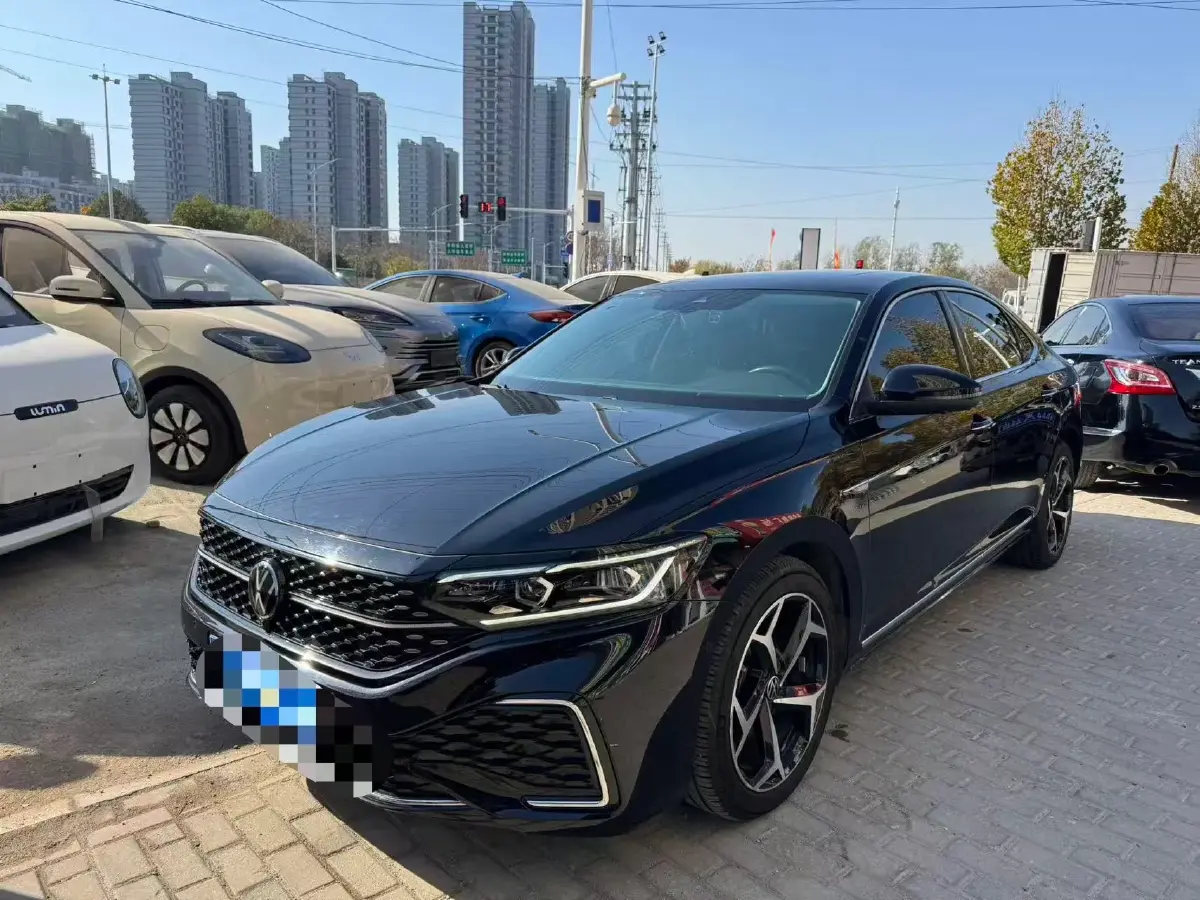 2023 Volkswagen Passat 2.0T 186HP L4 7DCT