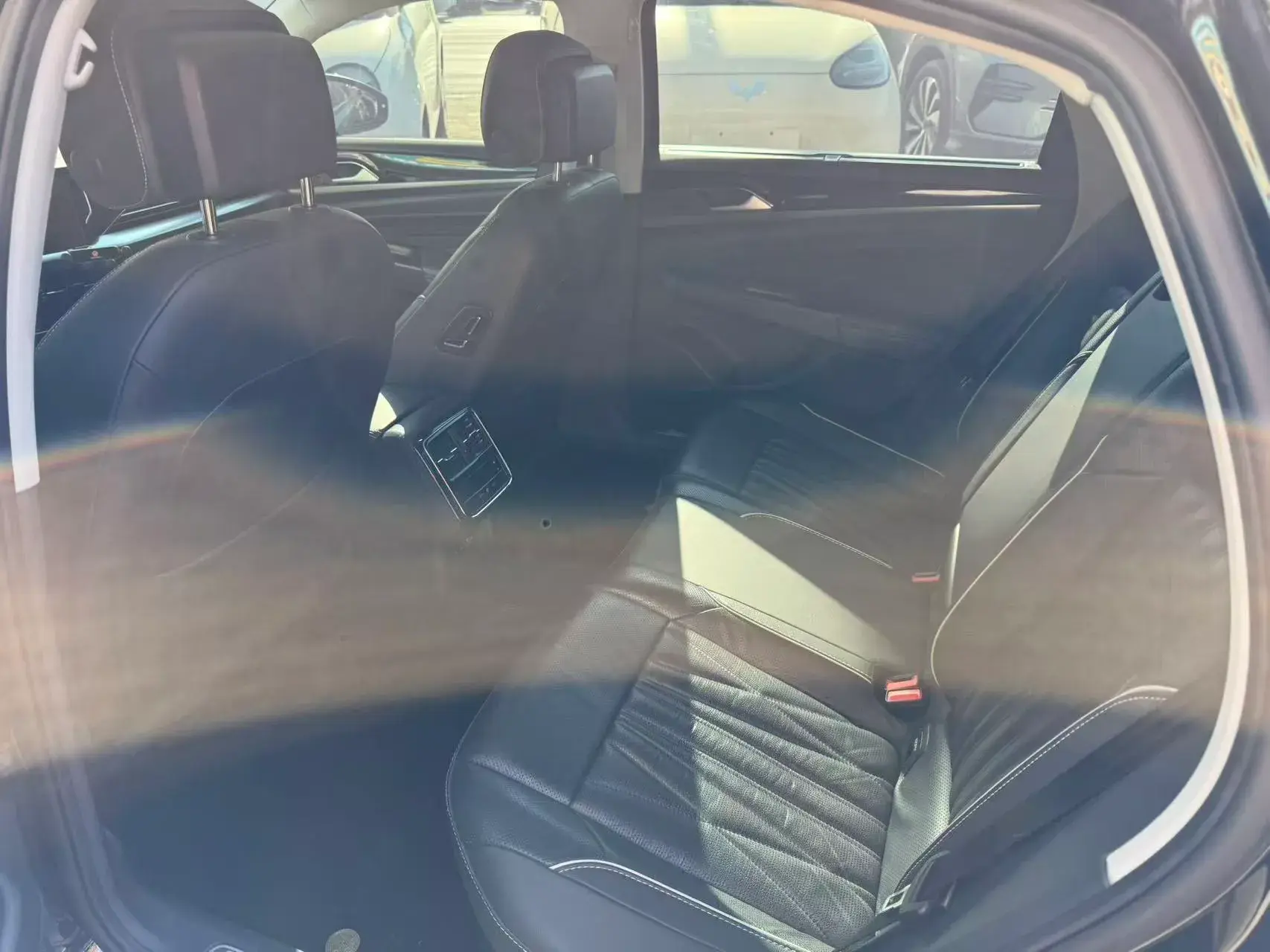 2023 VOLKSWAGEN PASSAT thumbnail 4