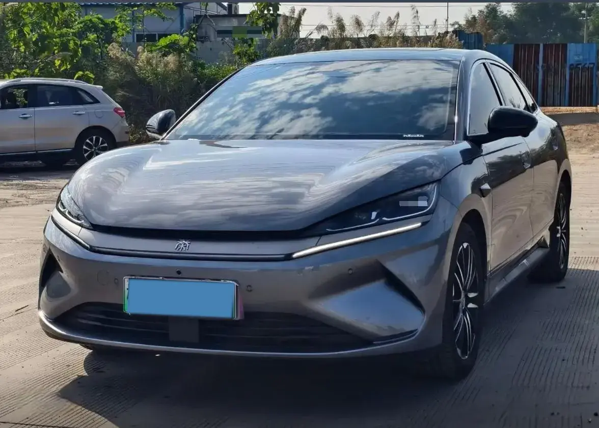 2025 BYD QinL BEV