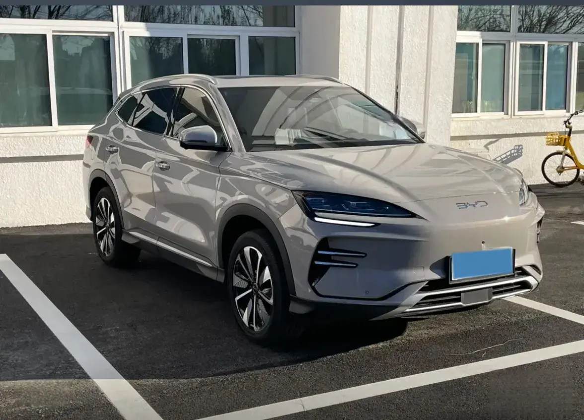 2024 BYD SONG thumbnail 3