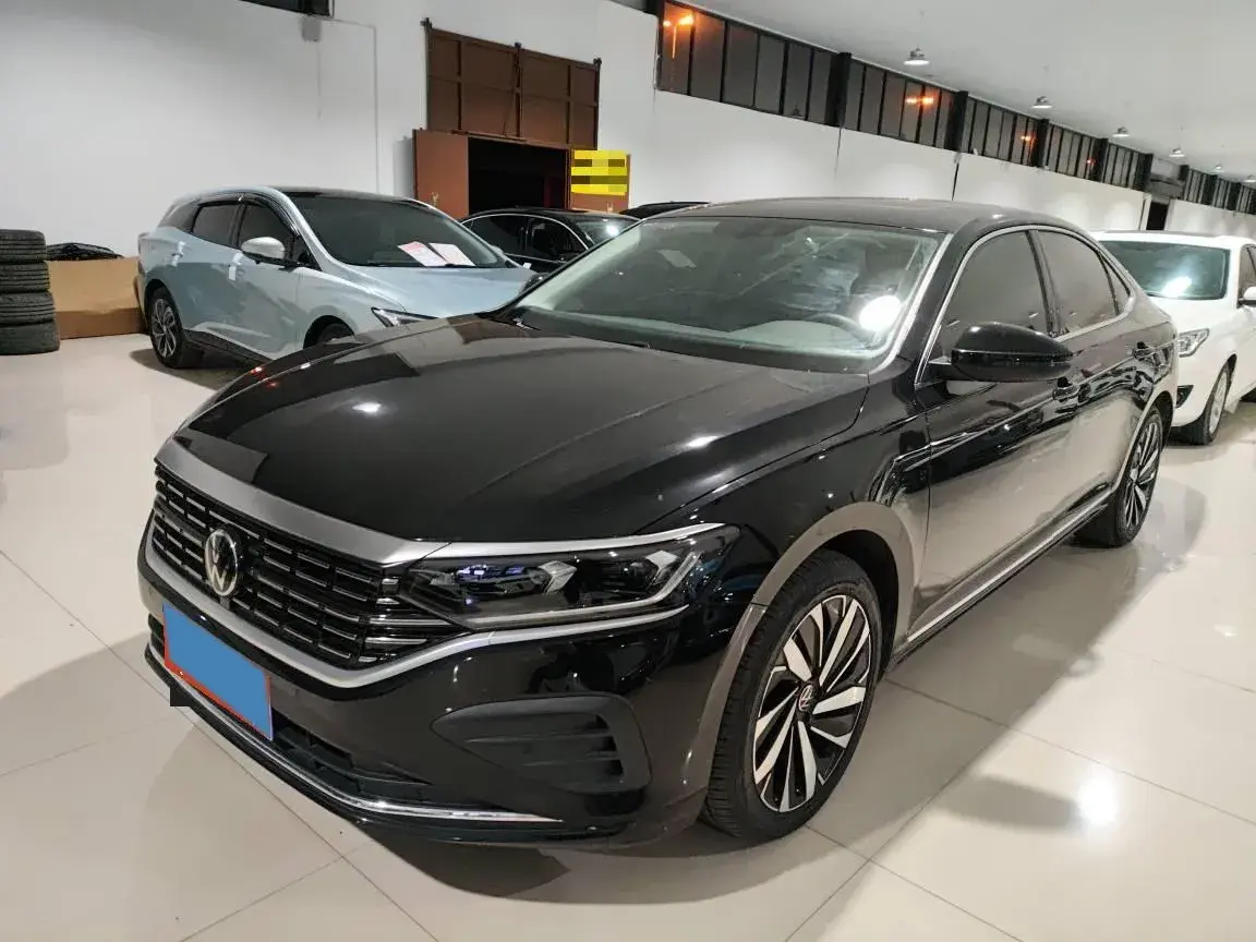 2024 Volkswagen Passat 2.0T 186HP L4 7DCT