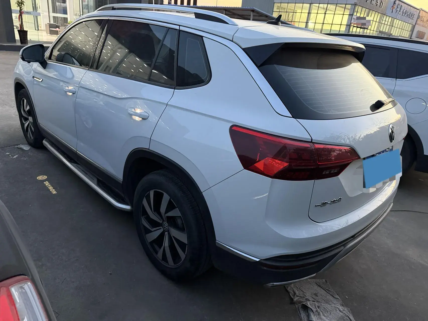 2020 VOLKSWAGEN TAYRON thumbnail 2