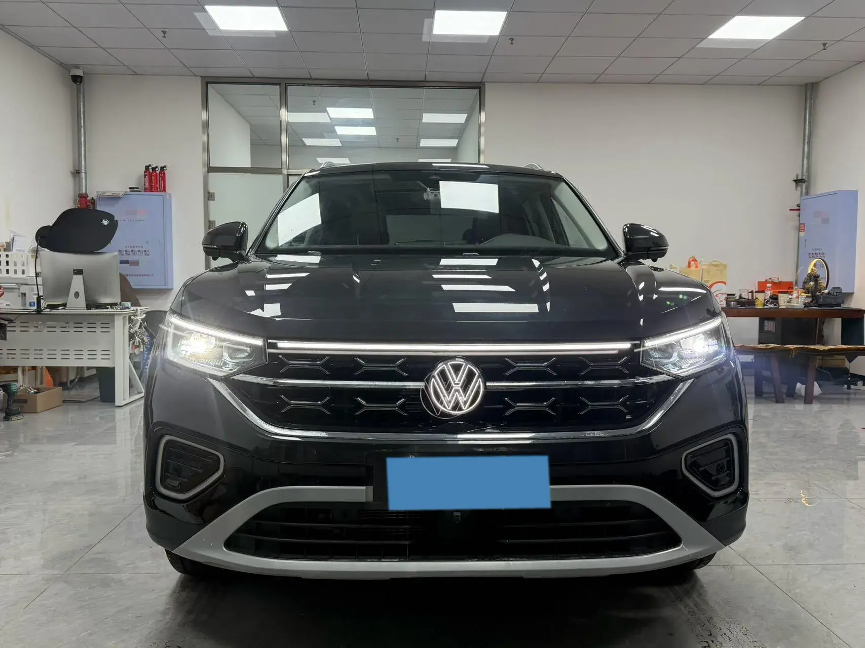 2023 VOLKSWAGEN TAYRON thumbnail 2